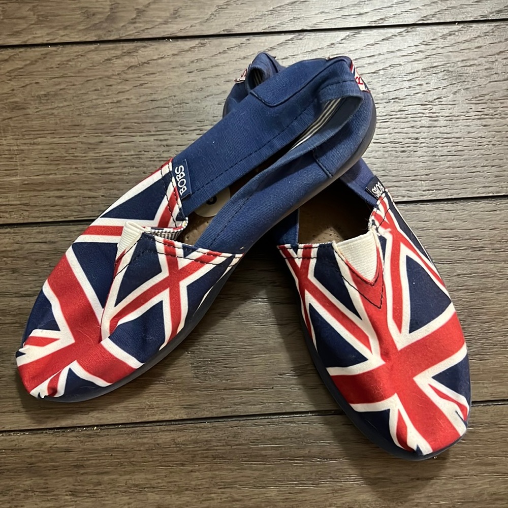 Ladies 8 BOBS slip on